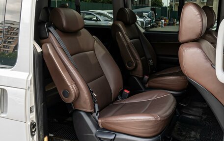 Hyundai Grand Starex Grand Starex I рестайлинг 2, 2020 год, 3 370 000 рублей, 7 фотография