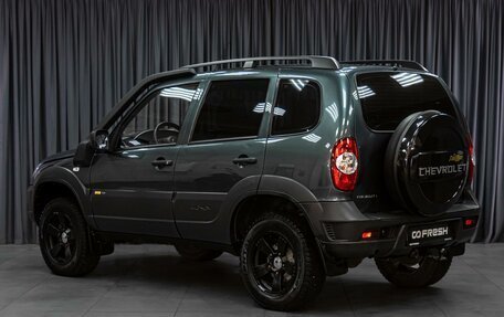 Chevrolet Niva I рестайлинг, 2015 год, 619 000 рублей, 2 фотография
