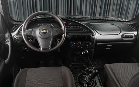Chevrolet Niva I рестайлинг, 2015 год, 619 000 рублей, 6 фотография