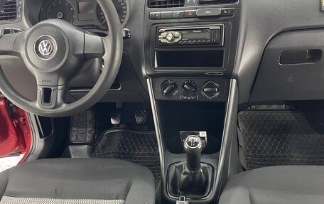 Volkswagen Polo VI (EU Market), 2012 год, 700 000 рублей, 3 фотография