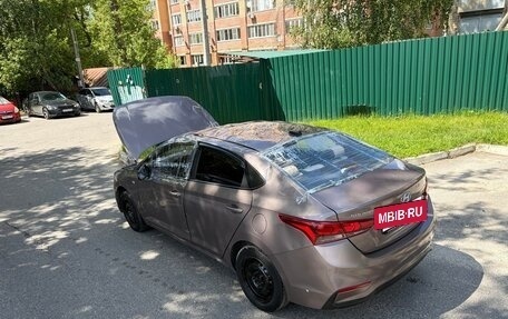 Hyundai Solaris II рестайлинг, 2019 год, 430 000 рублей, 3 фотография