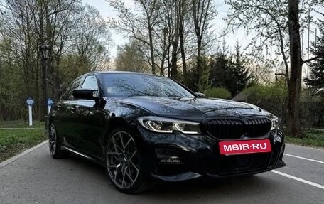 BMW 3 серия, 2019 год, 3 950 000 рублей, 2 фотография