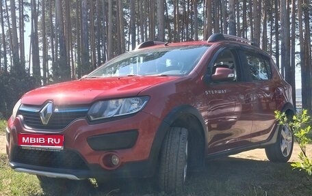 Renault Sandero II рестайлинг, 2015 год, 700 000 рублей, 1 фотография