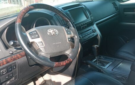 Toyota Land Cruiser 200, 2011 год, 3 400 000 рублей, 6 фотография