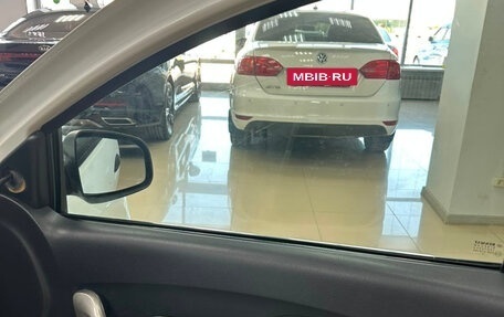 Renault Logan II, 2019 год, 590 000 рублей, 16 фотография