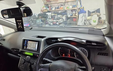 Toyota Wish II, 2014 год, 1 400 000 рублей, 15 фотография