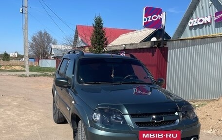 Chevrolet Niva I рестайлинг, 2015 год, 590 000 рублей, 2 фотография