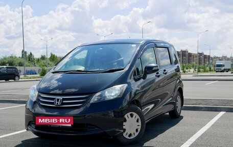 Honda Freed I, 2010 год, 1 030 000 рублей, 3 фотография