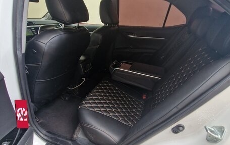 Toyota Camry, 2019 год, 3 300 000 рублей, 6 фотография