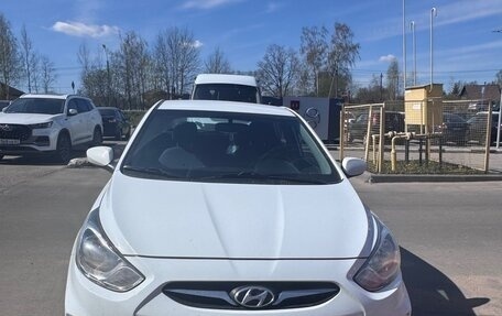 Hyundai Solaris II рестайлинг, 2013 год, 835 000 рублей, 1 фотография