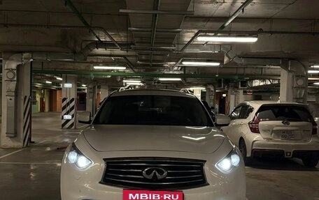 Infiniti FX II, 2012 год, 1 850 000 рублей, 3 фотография