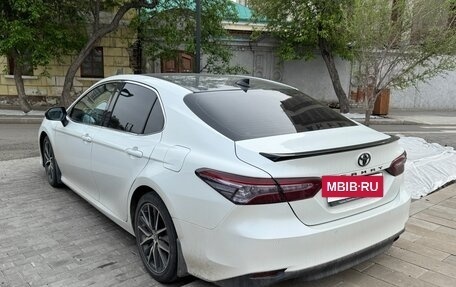 Toyota Camry, 2021 год, 3 500 000 рублей, 4 фотография