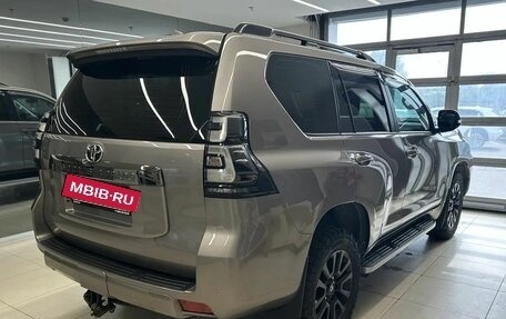 Toyota Land Cruiser Prado 150 рестайлинг 2, 2021 год, 4 700 000 рублей, 3 фотография
