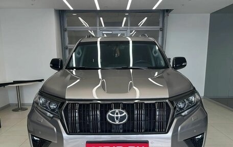 Toyota Land Cruiser Prado 150 рестайлинг 2, 2021 год, 4 700 000 рублей, 5 фотография
