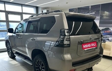 Toyota Land Cruiser Prado 150 рестайлинг 2, 2021 год, 4 700 000 рублей, 4 фотография