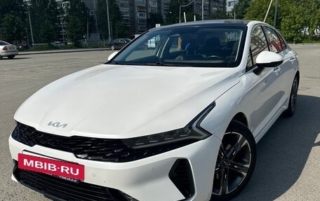 KIA K5, 2022 год, 2 400 000 рублей, 6 фотография