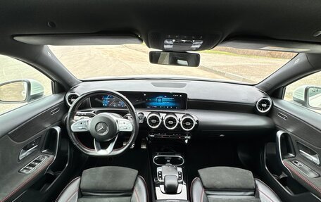 Mercedes-Benz A-Класс, 2019 год, 2 550 000 рублей, 15 фотография