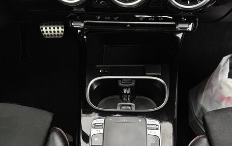 Mercedes-Benz A-Класс, 2019 год, 2 550 000 рублей, 18 фотография