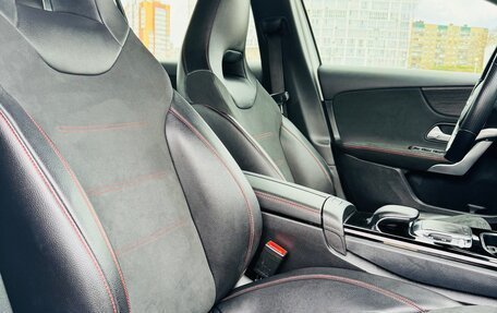 Mercedes-Benz A-Класс, 2019 год, 2 550 000 рублей, 16 фотография