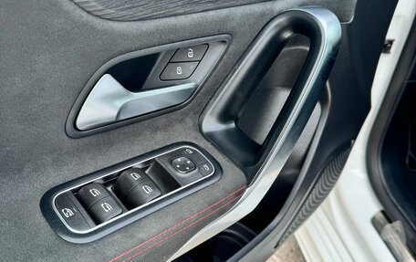 Mercedes-Benz A-Класс, 2019 год, 2 550 000 рублей, 33 фотография