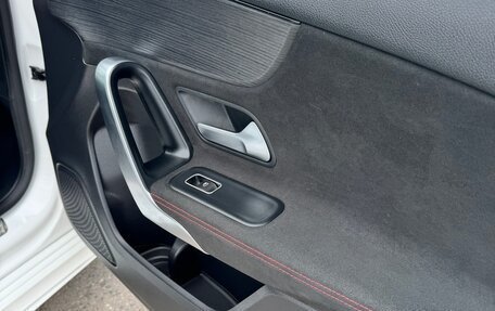 Mercedes-Benz A-Класс, 2019 год, 2 550 000 рублей, 28 фотография