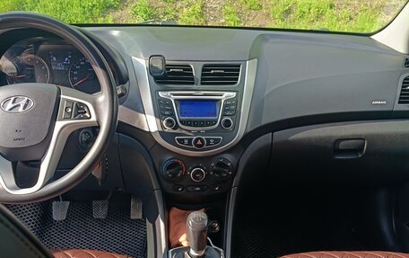Hyundai Solaris II рестайлинг, 2012 год, 770 000 рублей, 8 фотография