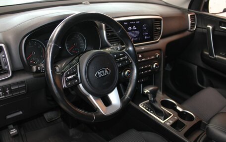 KIA Sportage IV рестайлинг, 2020 год, 2 457 000 рублей, 10 фотография