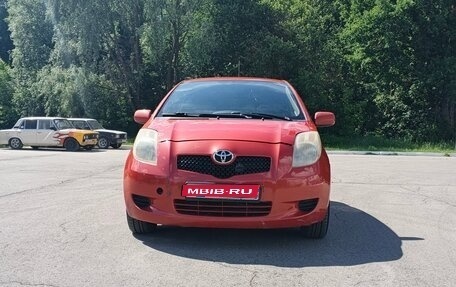 Toyota Yaris III рестайлинг, 2006 год, 350 000 рублей, 1 фотография