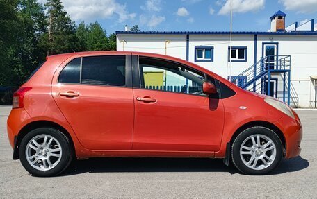 Toyota Yaris III рестайлинг, 2006 год, 350 000 рублей, 3 фотография