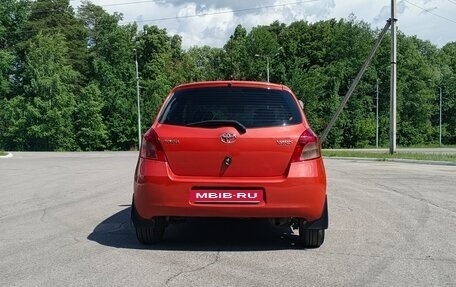 Toyota Yaris III рестайлинг, 2006 год, 350 000 рублей, 5 фотография