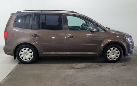 Volkswagen Touran III, 2012 год, 799 000 рублей, 4 фотография