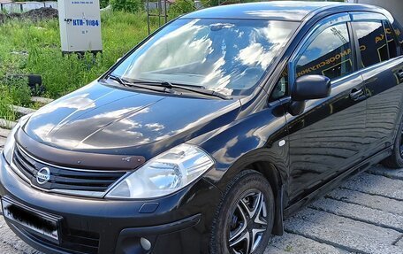 Nissan Tiida, 2010 год, 700 000 рублей, 2 фотография