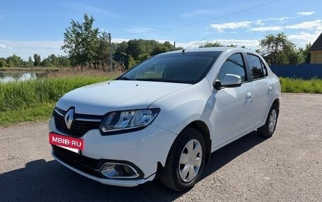Renault Logan II, 2015 год, 650 000 рублей, 5 фотография
