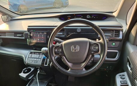 Honda Stepwgn IV, 2015 год, 1 980 000 рублей, 2 фотография