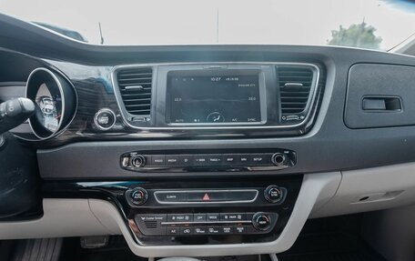 KIA Carnival III, 2019 год, 2 700 000 рублей, 19 фотография