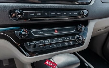 KIA Carnival III, 2019 год, 2 700 000 рублей, 16 фотография