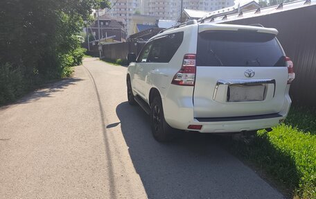 Toyota Land Cruiser Prado 150 рестайлинг 2, 2012 год, 2 600 000 рублей, 5 фотография