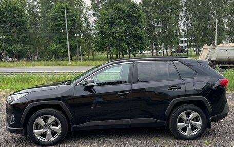 Toyota RAV4, 2020 год, 3 075 000 рублей, 21 фотография