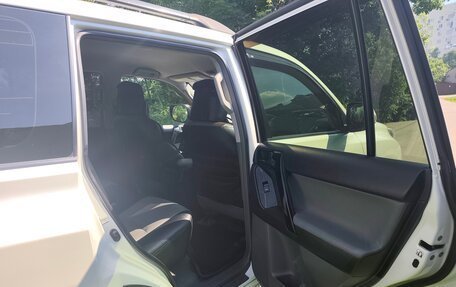 Toyota Land Cruiser Prado 150 рестайлинг 2, 2012 год, 2 600 000 рублей, 11 фотография