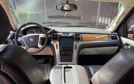 Cadillac Escalade III, 2011 год, 900 000 рублей, 8 фотография
