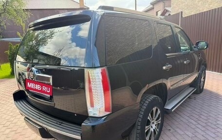 Cadillac Escalade III, 2011 год, 900 000 рублей, 4 фотография