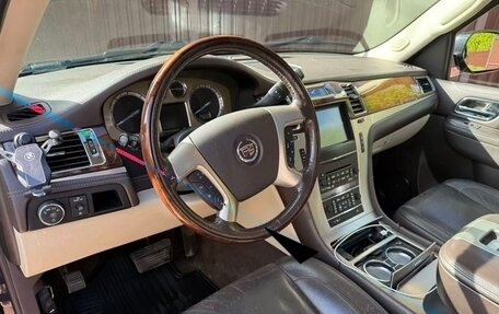 Cadillac Escalade III, 2011 год, 900 000 рублей, 7 фотография