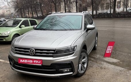 Volkswagen Tiguan II, 2019 год, 3 500 000 рублей, 3 фотография
