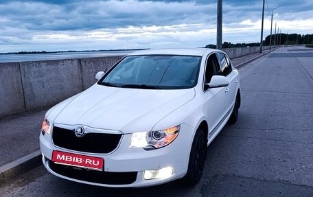 Skoda Superb III рестайлинг, 2012 год, 1 290 000 рублей, 1 фотография