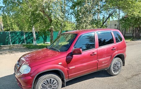 Chevrolet Niva I рестайлинг, 2017 год, 799 000 рублей, 2 фотография