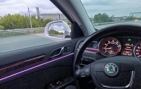 Skoda Superb III рестайлинг, 2012 год, 1 290 000 рублей, 9 фотография