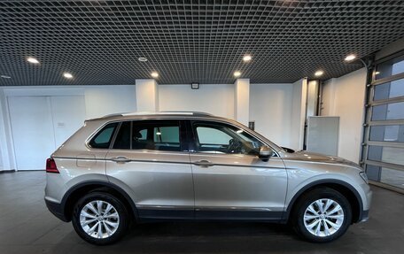 Volkswagen Tiguan II, 2017 год, 2 490 000 рублей, 2 фотография