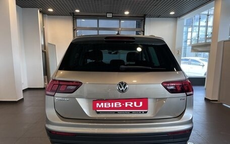 Volkswagen Tiguan II, 2017 год, 2 490 000 рублей, 4 фотография
