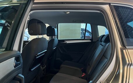 Volkswagen Tiguan II, 2017 год, 2 490 000 рублей, 24 фотография