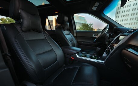 Ford Explorer VI, 2013 год, 2 000 000 рублей, 28 фотография